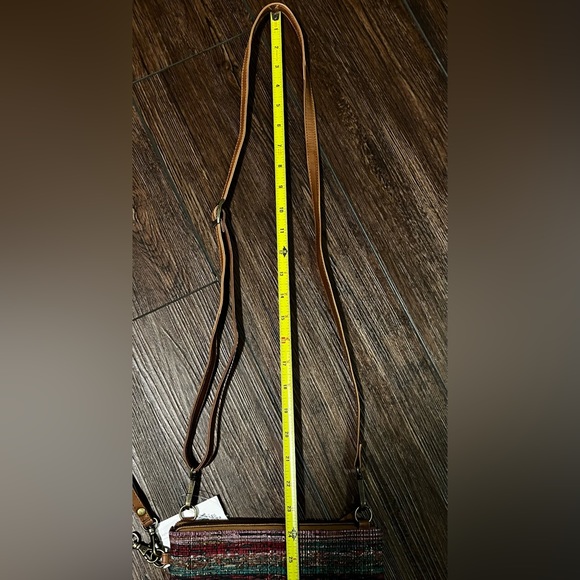 NWT serrv Crossbody, wristlet, shoulder bag. Three-in-one. - Picture 11 of 14